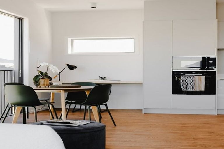 Photo of property in 12 Hugh Street, Mount Cook, Wellington, 6021