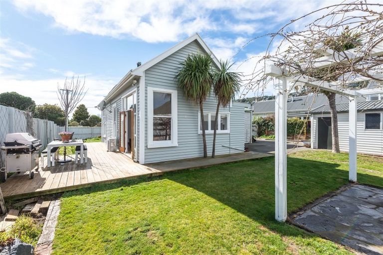 Photo of property in 58 Wiggins Street, Sumner, Christchurch, 8081