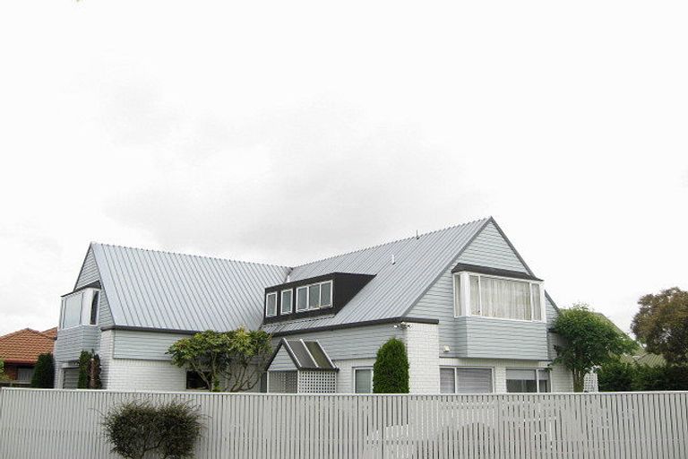 Photo of property in 77 Regency Crescent, Redwood, Christchurch, 8051