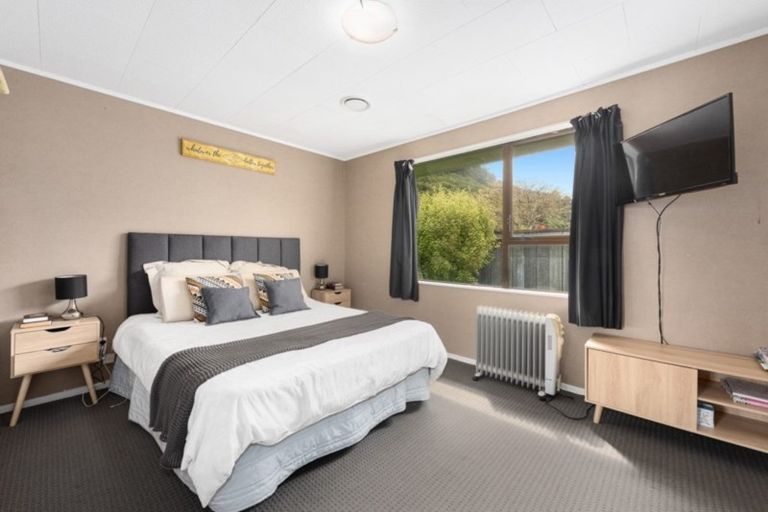 Photo of property in 92 Gillespies Road, Birchville, Upper Hutt, 5018