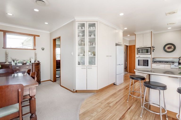 Photo of property in 106 Warwick Road, Mayfair, Hastings, 4122