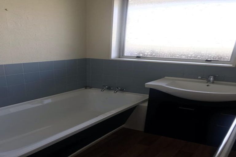 Photo of property in 2/12 Glen Place, Parklands, Christchurch, 8083