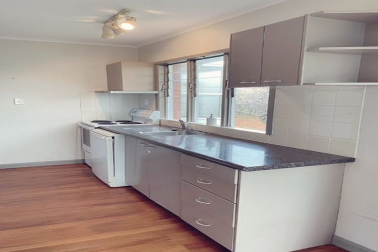 Photo of property in 2/5 Hart Road, Hauraki, Auckland, 0622