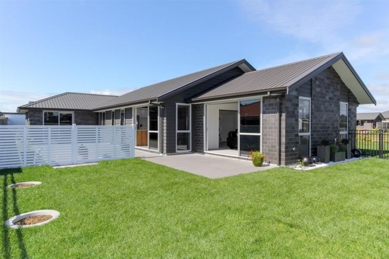 Photo of property in 1 Ryder Drive, Waiwhakaiho, New Plymouth, 4312