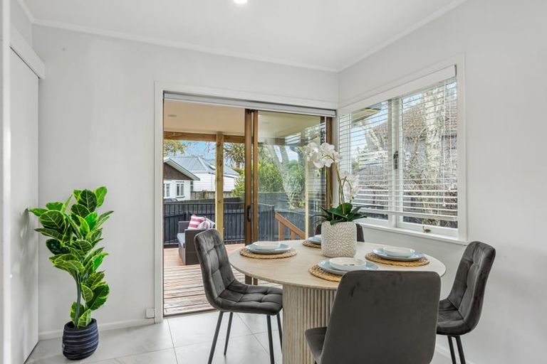 Photo of property in 1/222 Beach Haven Road, Beach Haven, Auckland, 0626