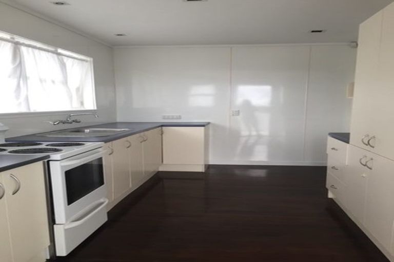 Photo of property in 281 Don Buck Road, Massey, Auckland, 0614