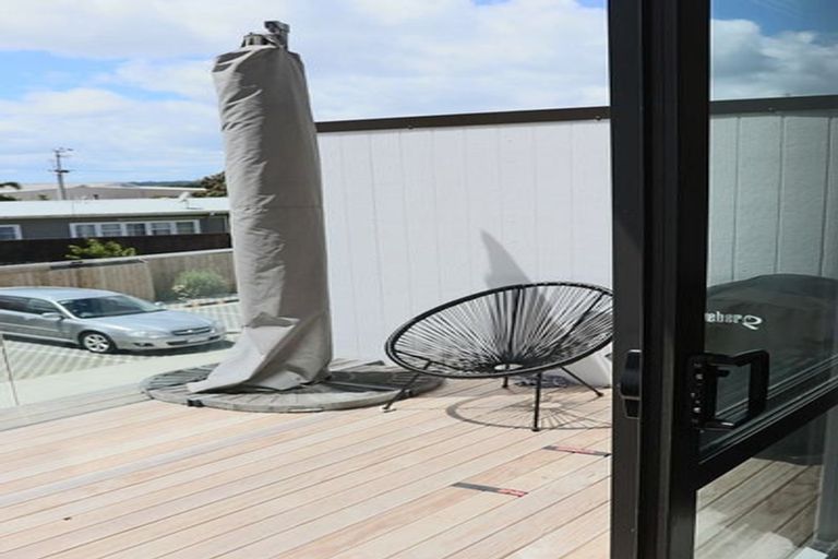 Photo of property in 11/3 Abbotleigh Avenue, Te Atatu Peninsula, Auckland, 0610