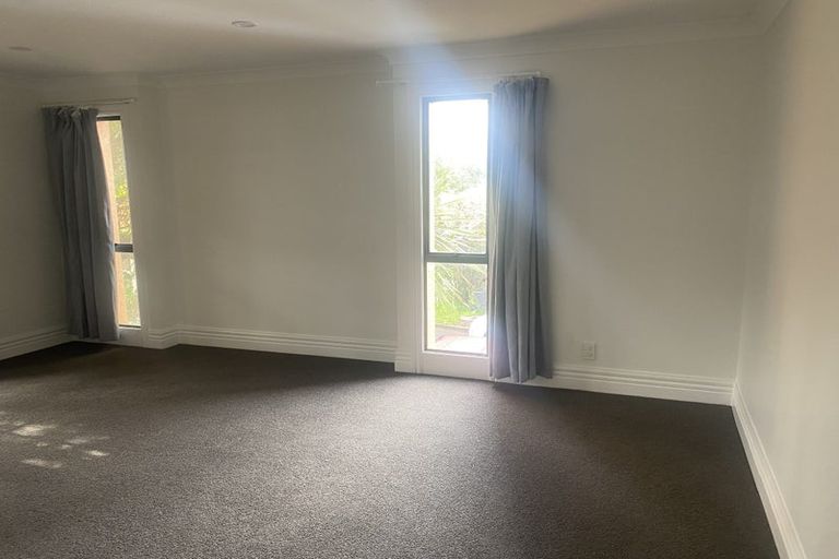 Photo of property in 28 Eccleston Hill, Thorndon, Wellington, 6011