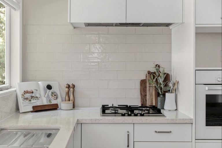 Photo of property in 44 Braid Road, St Andrews, Hamilton, 3200