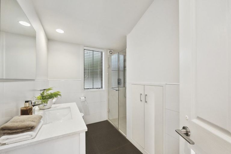 Photo of property in 2/17 Sanders Avenue, Takapuna, Auckland, 0622