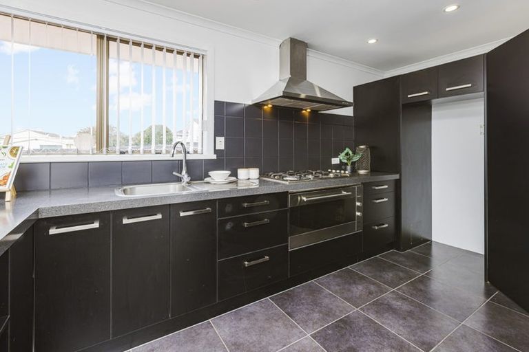 Photo of property in 34 Dissmeyer Drive, Clover Park, Auckland, 2019