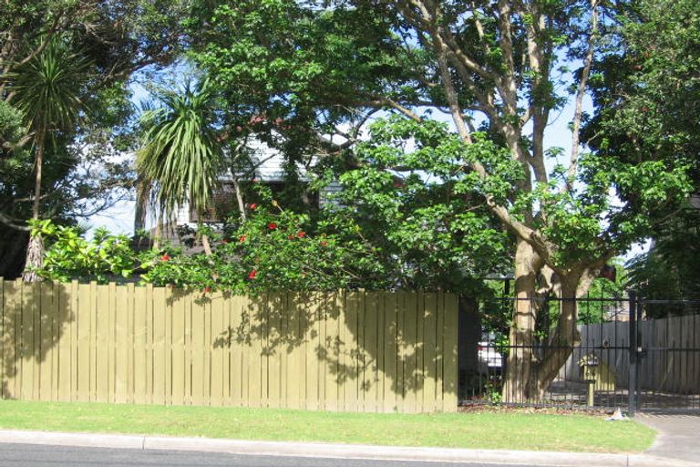 Photo of property in 66 Kowhai Road, Campbells Bay, Auckland, 0630