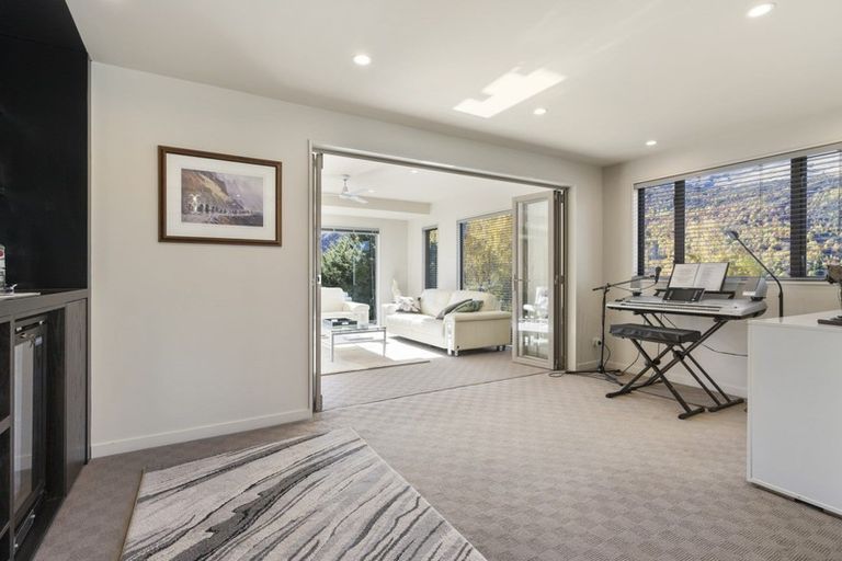 Photo of property in 21 Hood Crescent, Arrowtown, 9302