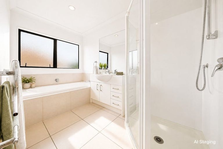 Photo of property in 20 Mackwell Road, Fairview Heights, Auckland, 0632