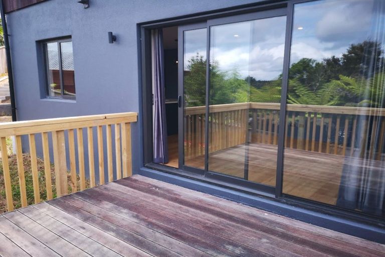 Photo of property in 44a Glen Vista Place, Bayview, Auckland, 0629