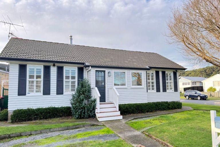 Photo of property in 2 Karamea Grove, Wainuiomata, Lower Hutt, 5014