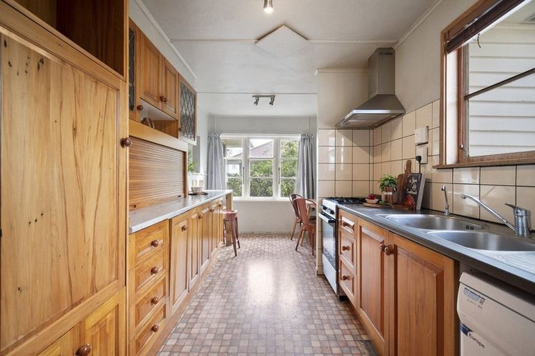 Photo of property in 40 Andrew Avenue, Roslyn, Palmerston North, 4414