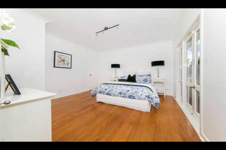 Photo of property in 12 Rossmore Terrace, Murrays Bay, Auckland, 0630