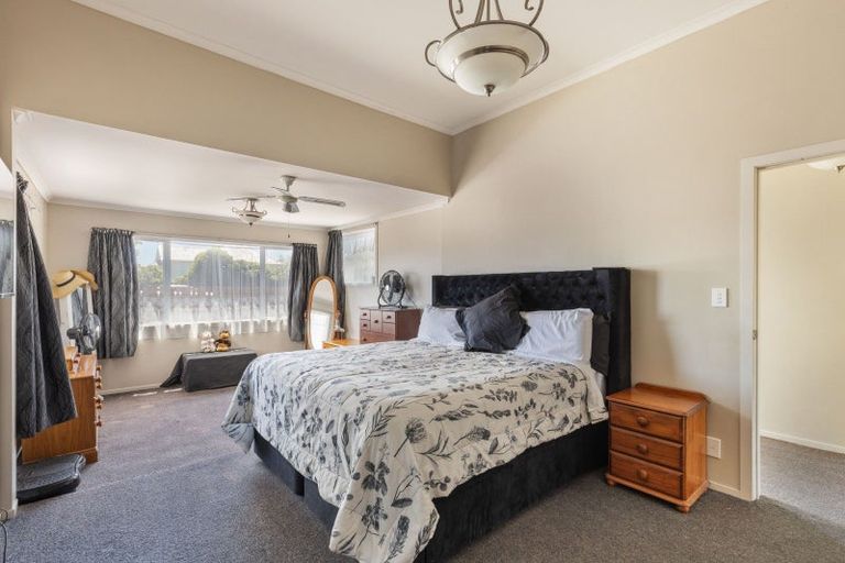 Photo of property in 9 Parris Street, Waitara, 4320