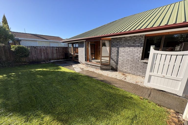 Photo of property in 2/38 Chipping Lane, Redwood, Christchurch, 8051
