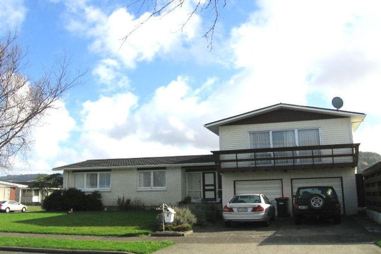 Photo of property in 5 Chesney Street, Avalon, Lower Hutt, 5011