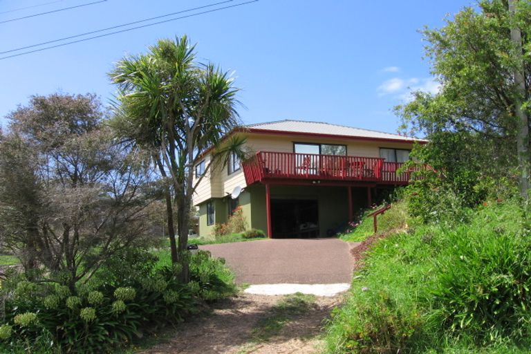 Photo of property in 12 Kennedy Road, Surfdale, Waiheke Island, 1081