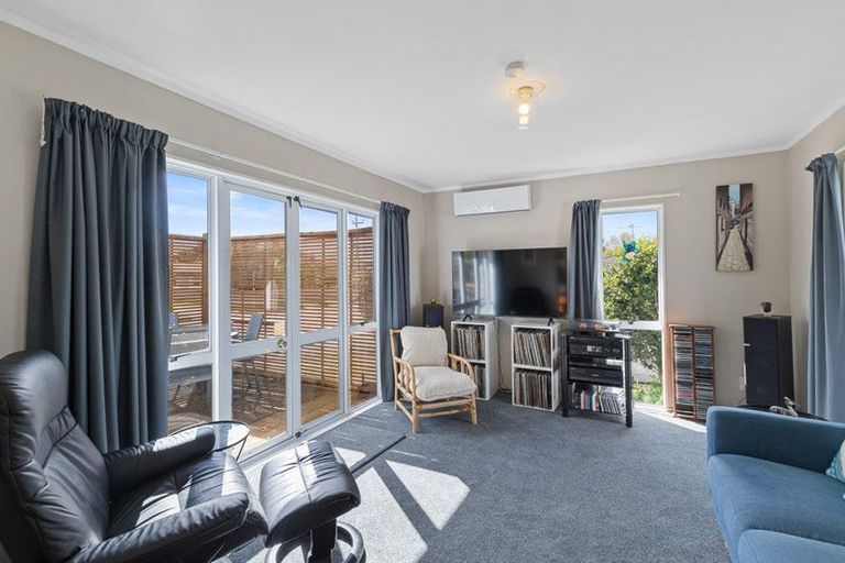 Photo of property in 2 Beadle Place, St Andrews, Hamilton, 3200