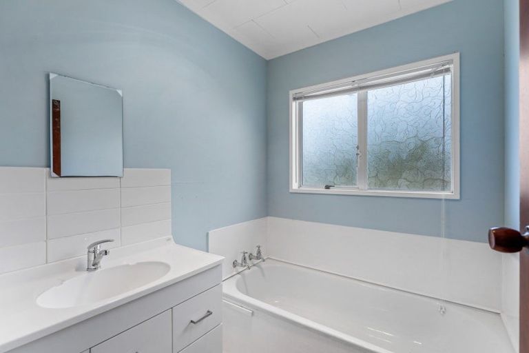 Photo of property in 166a Arawhata Road, Paraparaumu, 5032