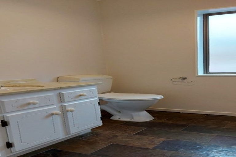 Photo of property in 2/14 Bramley Drive, Farm Cove, Auckland, 2012