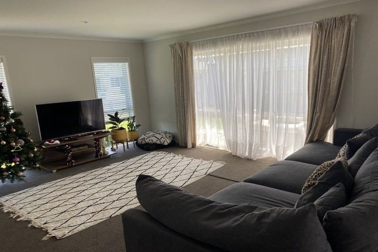 Photo of property in 32 Harding Drive, Papamoa Beach, Papamoa, 3118