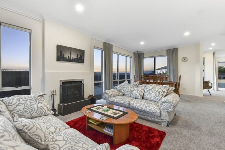 Photo of property in 160 Kittiwake Drive, Schnapper Rock, Auckland, 0632