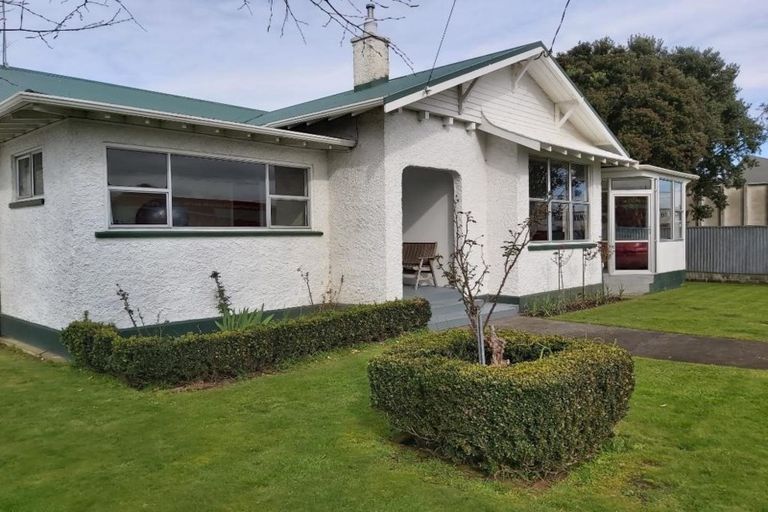 Photo of property in 17 Grey Street, Hawera, 4610