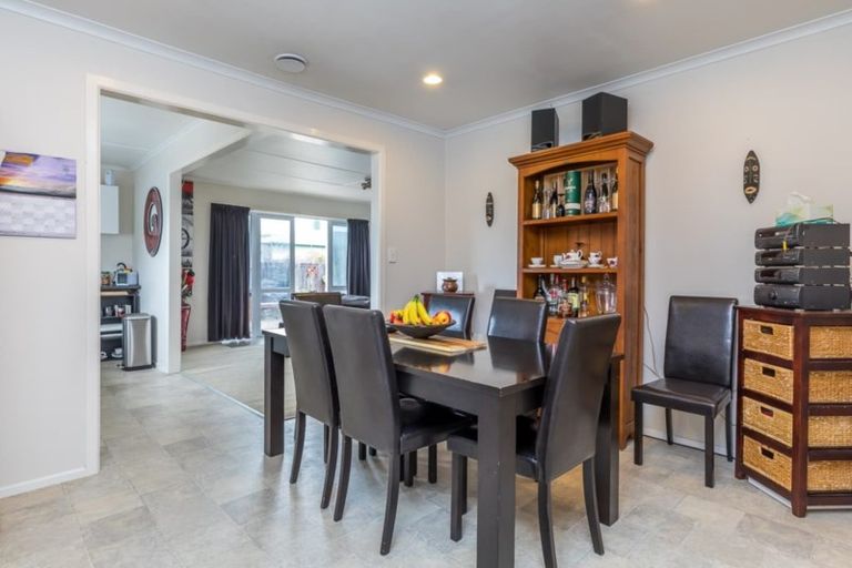 Photo of property in 111a Clevedon Road, Papakura, 2110