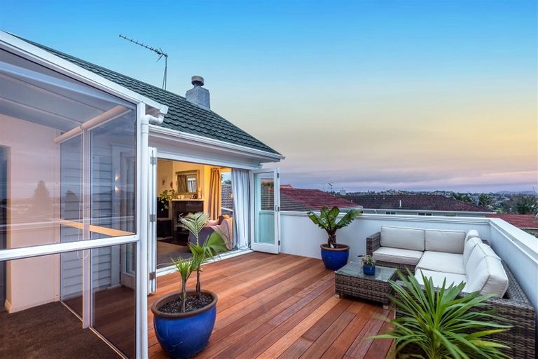 Photo of property in 1/39 Belmont Terrace, Milford, Auckland, 0620