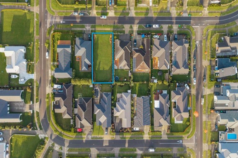 Photo of property in 15 Len Ireland Drive, Kumeu, 0810