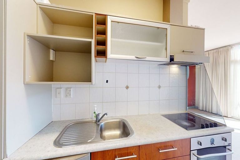 Photo of property in Atrium Towers, 9g/154 The Terrace, Wellington Central, Wellington, 6011