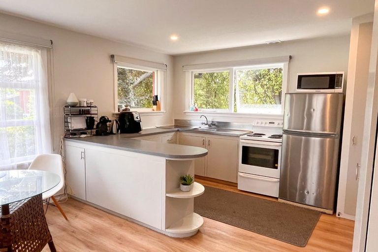 Photo of property in 37 Warren Crescent, Hillmorton, Christchurch, 8025