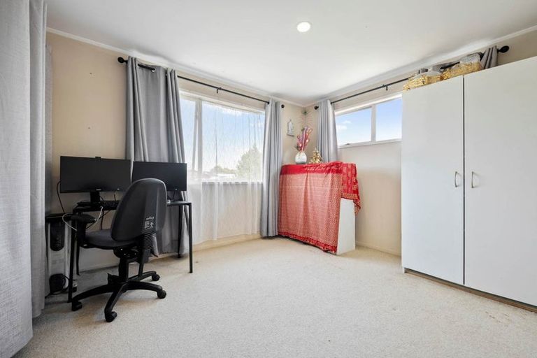 Photo of property in 8 Hyperion Drive, Randwick Park, Auckland, 2105