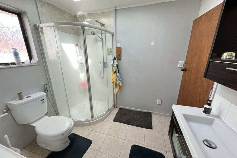 Photo of property in 17 Exploration Way, Whitby, Porirua, 5024