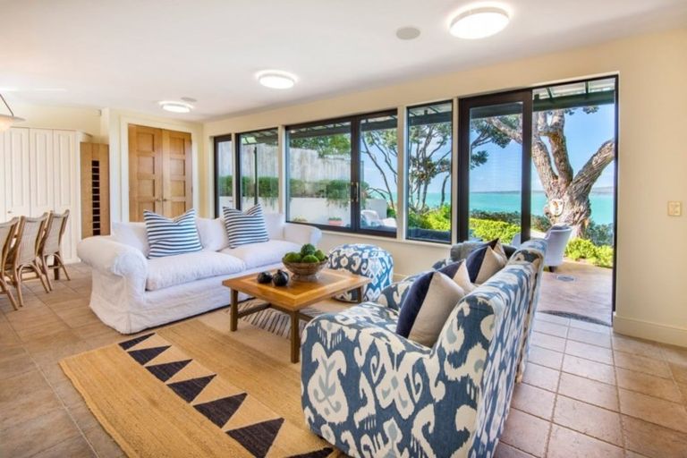 Photo of property in 2 Old Lake Road, Narrow Neck, Auckland, 0624