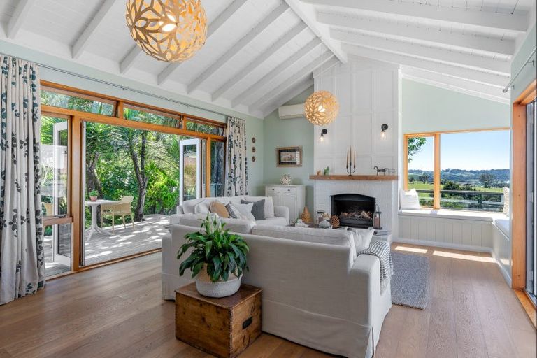 Photo of property in 8 Martin Road, Matakana, Warkworth, 0985