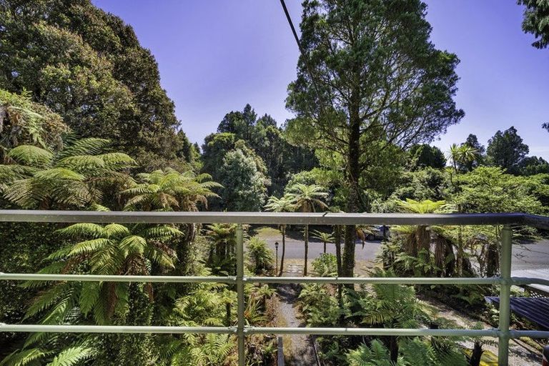 Photo of property in 37 Lake View Terrace, Moana, 7875