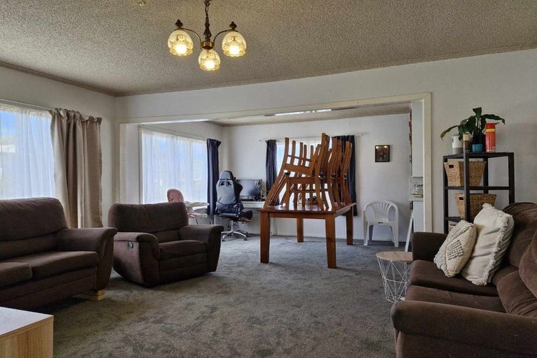 Photo of property in 14 Trafalgar Street, Westown, New Plymouth, 4310