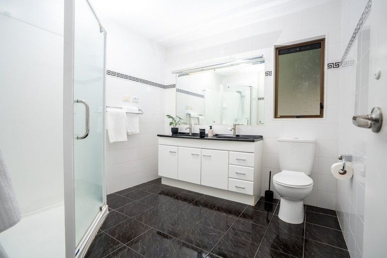 Photo of property in 98 Allington Road, Karori, Wellington, 6012