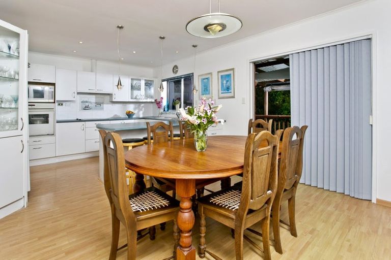 Photo of property in 42 Maxwelton Drive, Mairangi Bay, Auckland, 0630