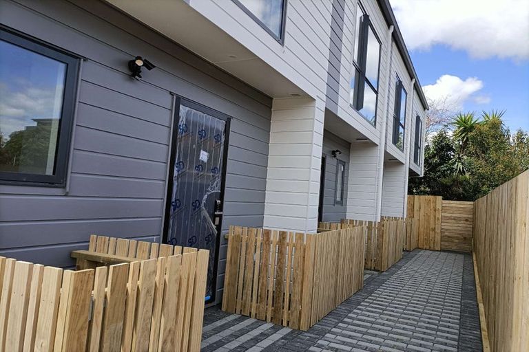 Photo of property in 13d Serjeant Street, Henderson, Auckland, 0612