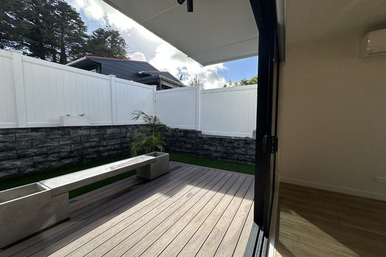 Photo of property in 17b Midgley Road, West Harbour, Auckland, 0618