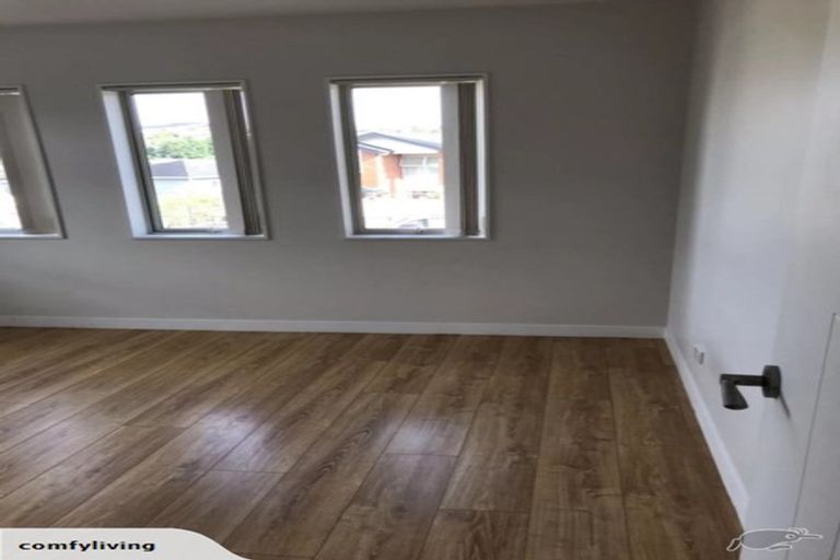 Photo of property in 4 Ballyboe Place, Pinehill, Auckland, 0632