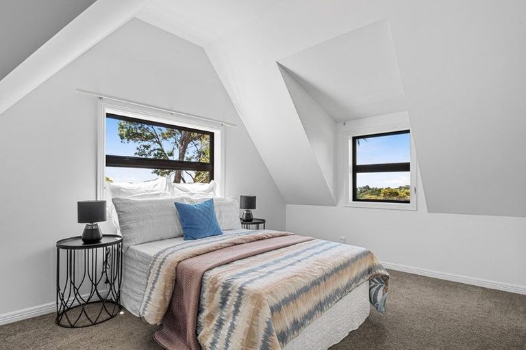 Photo of property in 1034 Scenic Drive North, Swanson, Auckland, 0816