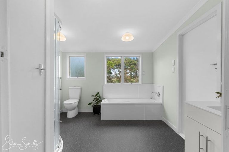 Photo of property in 1899 Paparoa Valley Road, Paparoa, 0571